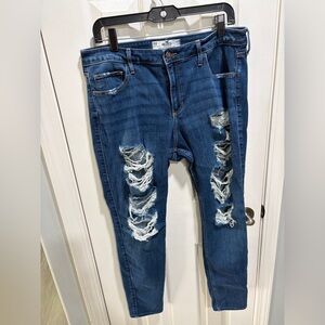 Hollister Women's Distressed Curvy Jeans